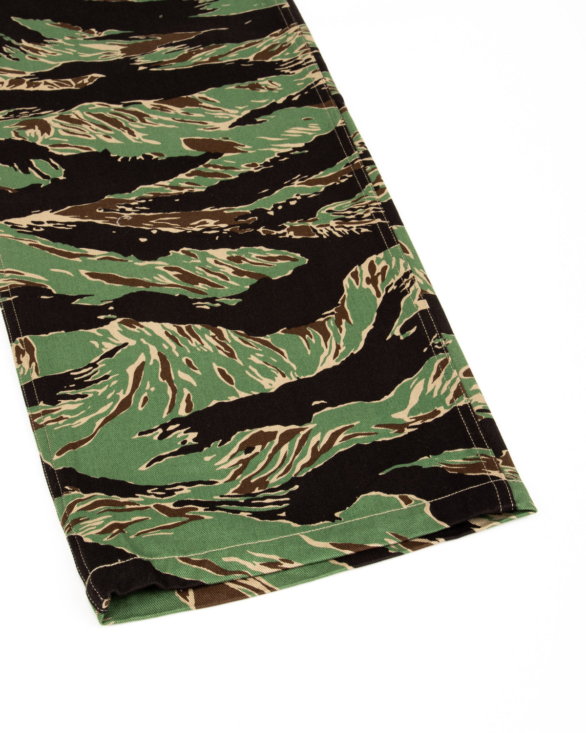 The Real McCoy's Tiger Camouflage Civilian Trousers / John Wayne - Green - Standard & Strange