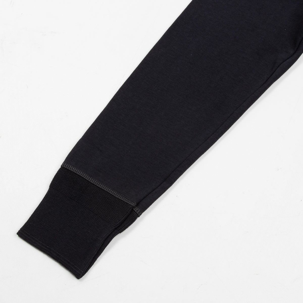 Merz b. Schwanen 206 Loopwheeled LS Henley - Charcoal - Standard & Strange