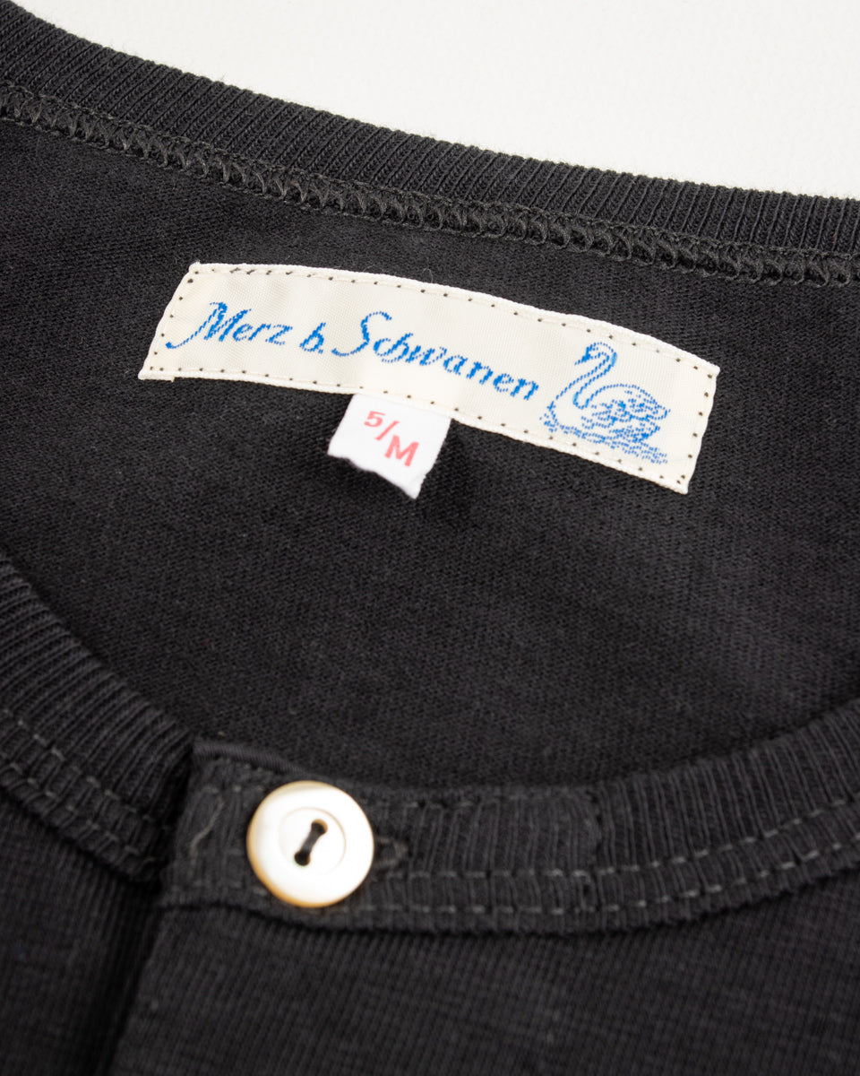 Merz b. Schwanen 207 Loopwheeled SS Henley - Charcoal - Standard & Strange